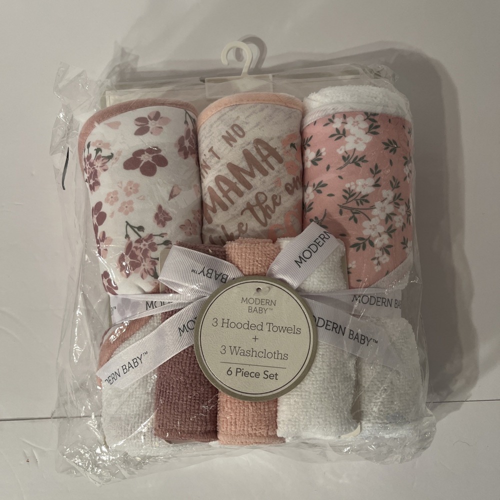 Modern Baby 6 Piece Bath Set 3 Hooded Towels 3 Wash Cloths Pink Theme